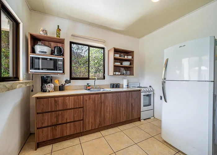 Apartamento Playas Del Coco W/ Pool: Walk To Beach! Carpintero